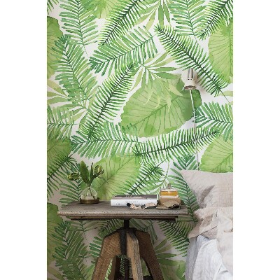 Fotobehang In het struikgewas van groene bladeren