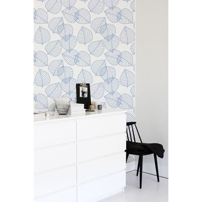 Fotobehang Blauwe bladeren in de wind