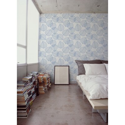 Fotobehang Blauwe bladeren in de wind