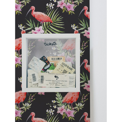 Fotobehang Flamingo's baden in zwart