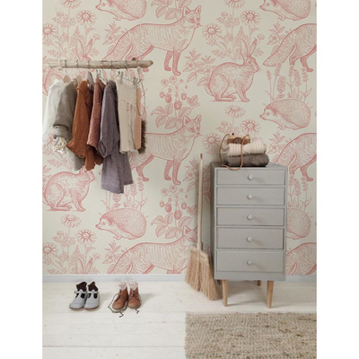 Fotobehang In het hart van het bos tussen dieren en bloemen