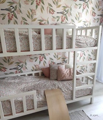 Fotobehang Lentemussen op de twijgen