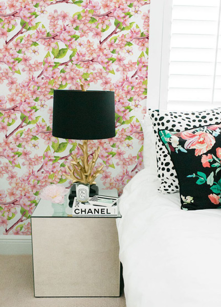 Fotobehang April Boomgaard