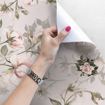 Fotobehang Rust tussen de geurige rozen