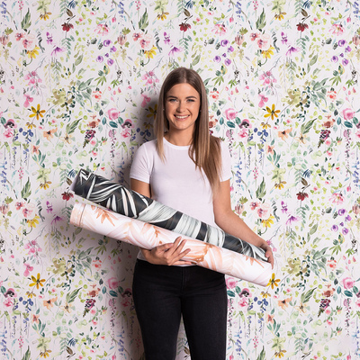 Fotobehang Rustend op een zomerweide