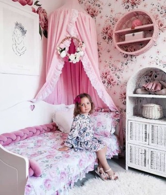 Fotobehang In de rozentuin