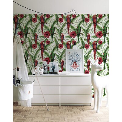 Fotobehang Prachtige papegaaien tussen de bloemen