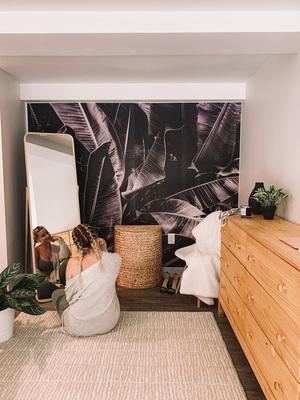 Fotobehang Rusten in de schaduw van gigantische bladeren