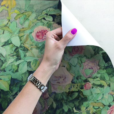 Fotobehang Een moment van rust in de rozentuin