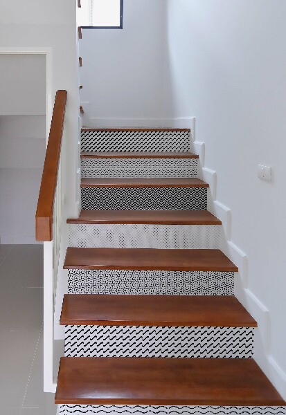 Trap stickers Zwart-witte zigzaglijnen