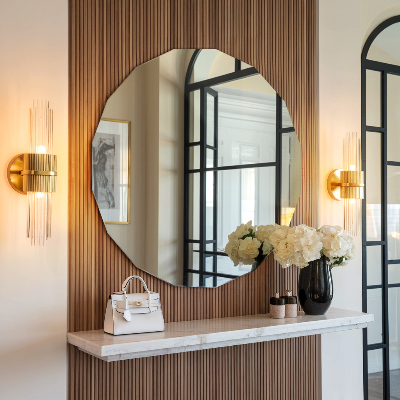 Geometrische spiegel met een originele vorm