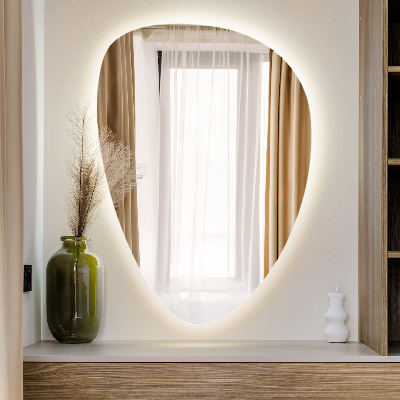 Wandspiegel in de vorm van een ei met ledverlichting