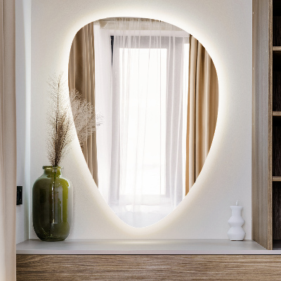 Wandspiegel in de vorm van een ei met ledverlichting