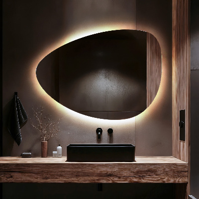 Wandspiegel in de vorm van een ei met ledverlichting