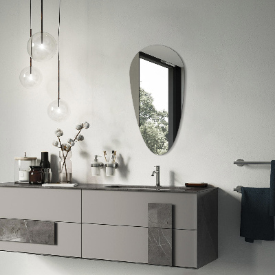 Druppelvormige spiegel zonder lijst voor aan de muur