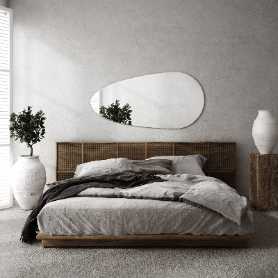 Druppelvormige spiegel zonder lijst voor aan de muur