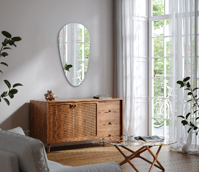 Druppelvormige spiegel zonder lijst voor aan de muur