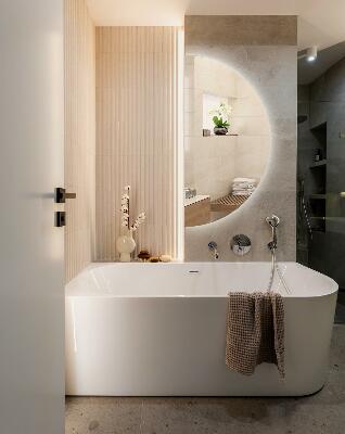 Halfronde spiegel met verlichting