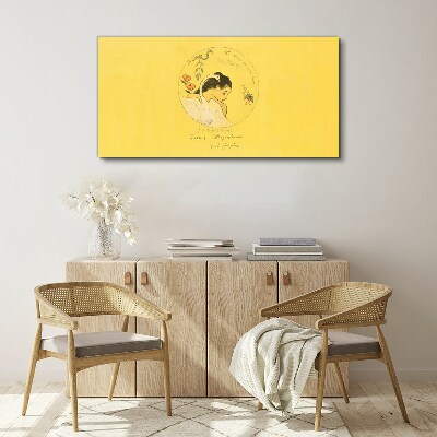 Foto op canvas Portret van een vrouw tegen een gele achtergrond