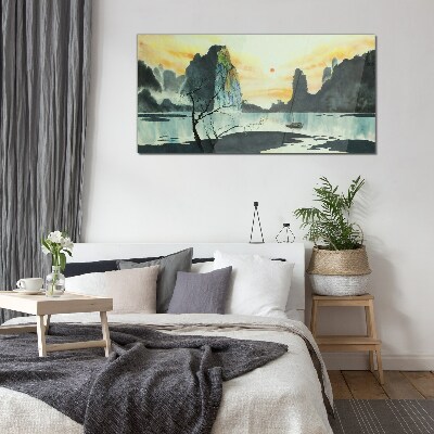 Foto op glas Een vredig landschap met een berg en een boot