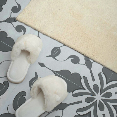 Wandpaneel pvc Een plantenpatroon in harmonieuze symmetrie