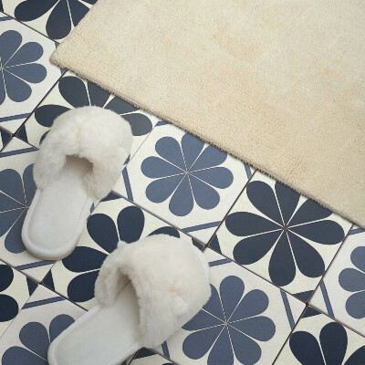 Zelfklevend wandpaneel Bloemenmotief op tegels