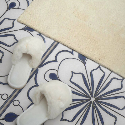 Zelfklevend wandpaneel Bloemmotief in keramische stijl