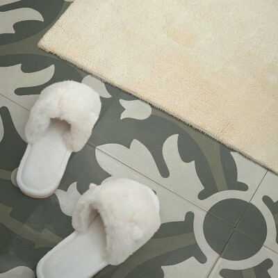 Vinyl wandpaneel Plantenmotief op de tegels