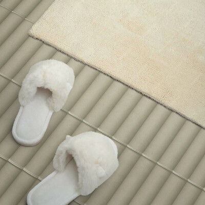 Vinyl wandpaneel Verticale strepen in een elegante stijl