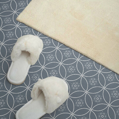 Wandbekleding vinyl Een motief van rijke bloemenornamenten