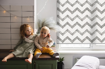 Rolgordijn voor het raam Grijze horizontale zigzaglijnen