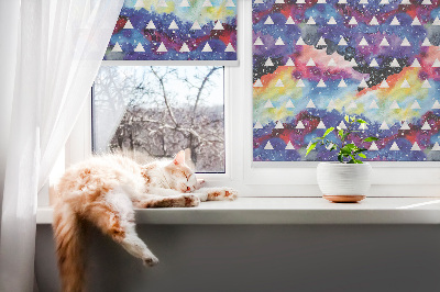 Rolgordijn voor het raam Witte driehoeken op een gekleurde achtergrond