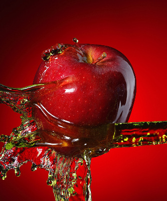 Rolgordijn verduisterend Een appel overgoten met water