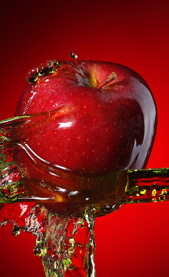 Rolgordijn verduisterend Een appel overgoten met water