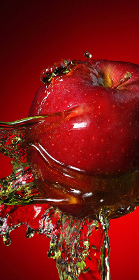 Rolgordijn verduisterend Een appel overgoten met water