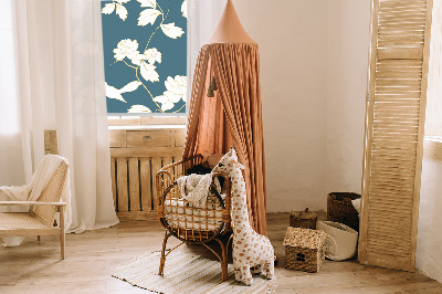 Rolgordijn verduisterend Witte vogels op witte bloemen