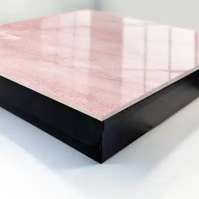 Roze decoratie met geweven textuur