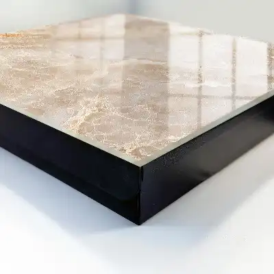 Beige marmeren decoratie met een elegante uitstraling