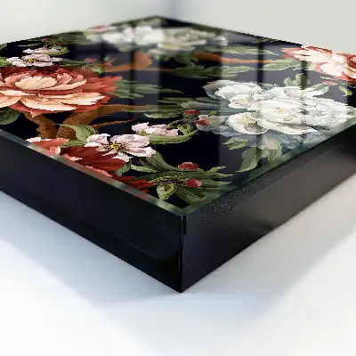 Bloemen uit de natuur tegen een donkere achtergrond