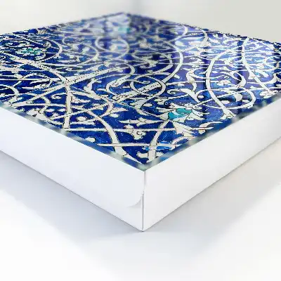 Behang met blauw arabeskpatroon