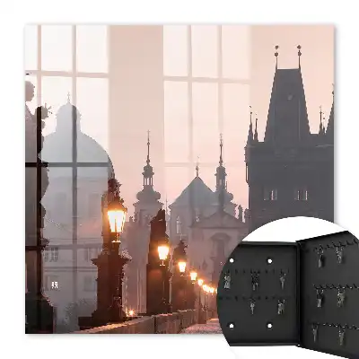 Historische brug bij zonsondergang