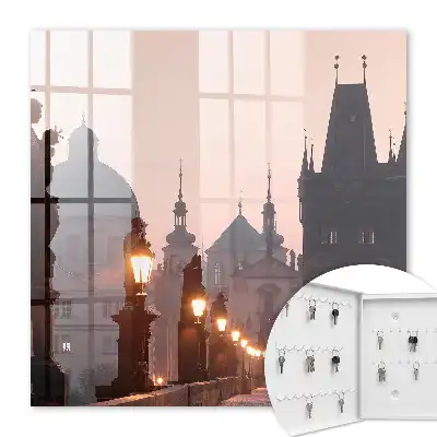Historische brug bij zonsondergang