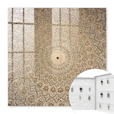 Sierlijke mandala muurdecoratie met symmetrisch design
