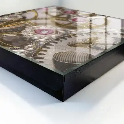 Mechanisch horloge met kleurrijke accenten