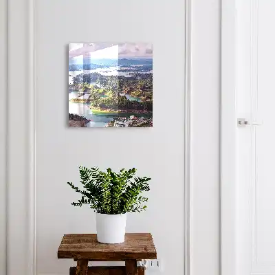 Groene eilanden in blauw water