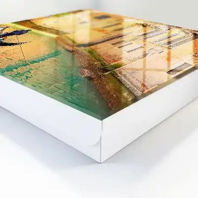 Een Venetiaans kanaal met gebouwen op de achtergrond