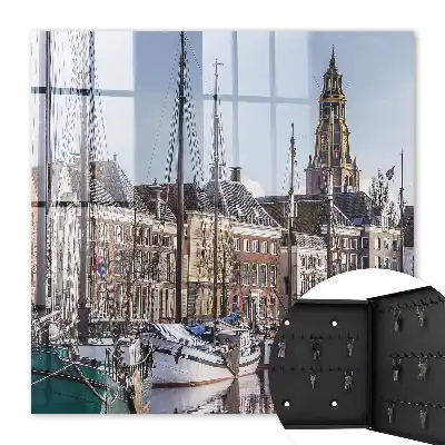 Zeilen op het water vormen een toren