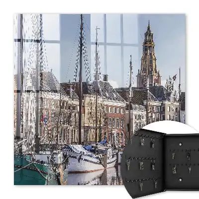 Zeilen op het water vormen een toren