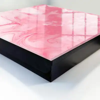 De roze bries van een dynamische compositie