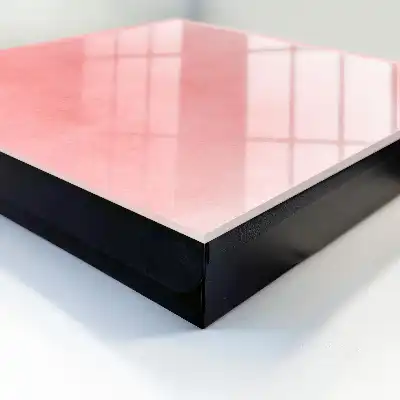 Roze achtergrond met een subtiel patroon